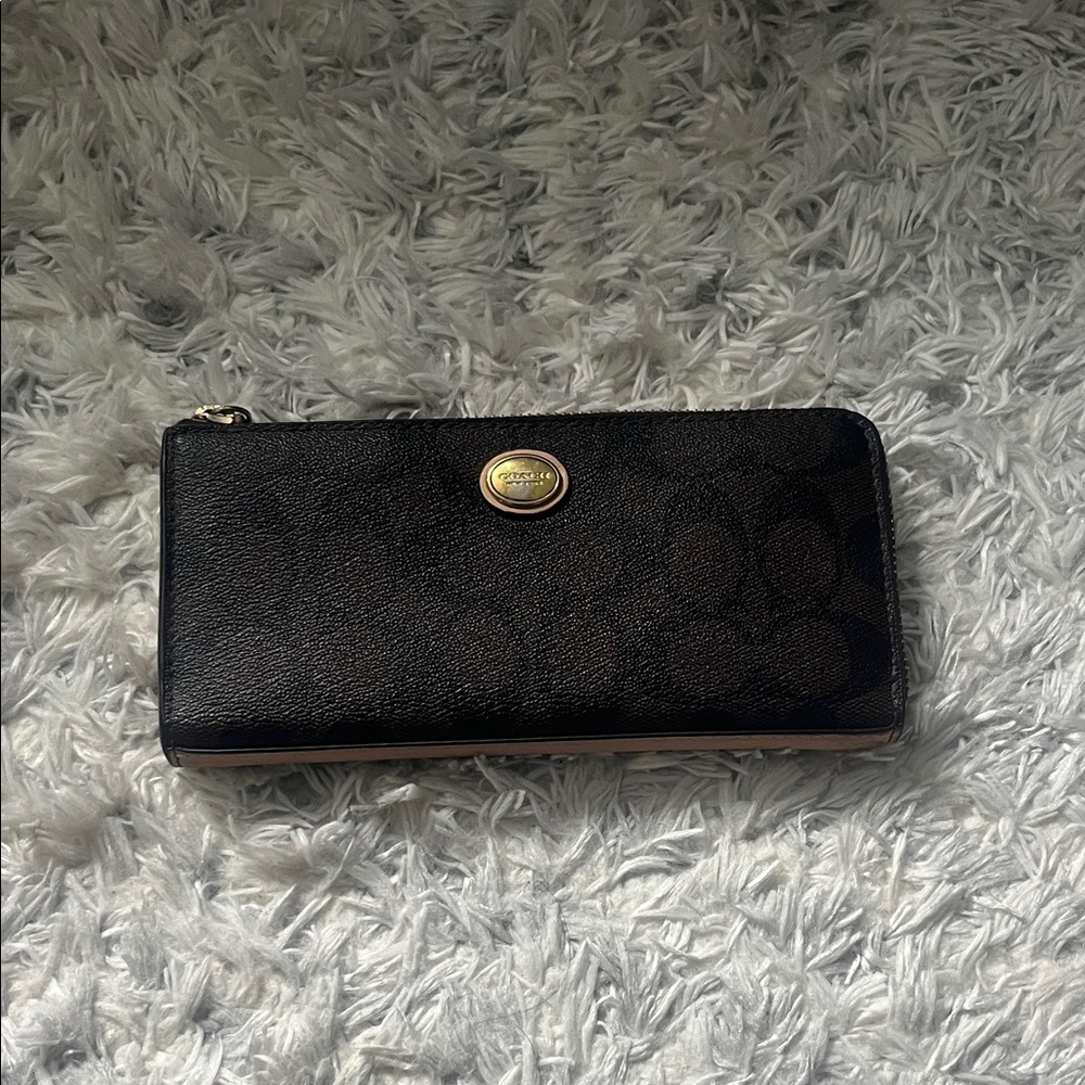 COACH SIGNATURE BLACK AND BROWN WALLET